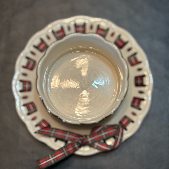 Lenox Cream and Gold Candle Holder with Plaid Accent - Picture 2 of 9